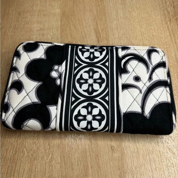 Vera Bradley Night and Day Accordion Style Zip Wallet Clutch - Picture 1 of 8